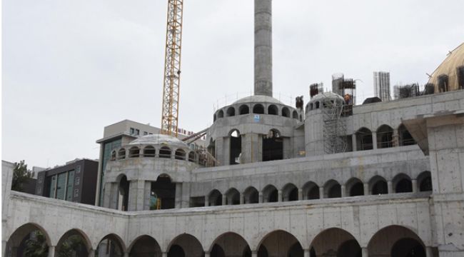 İZMİR'DE 15BİN KİŞİLİK CAMİ TAMAMLANMAK ÜZERE