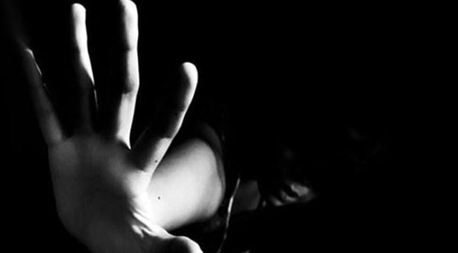 İZMİR’DE CİNSEL İSTİSMAR DAVASI: OĞLU VE ÜVEY KIZINA…