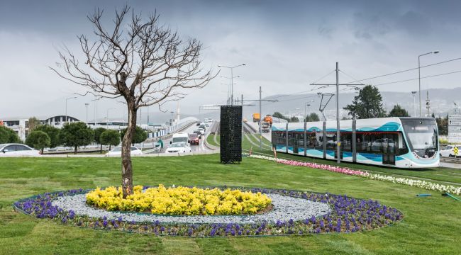 İZMİR TRANVAYI TAM 35 MİLYON KİŞİYİ TAŞIDI