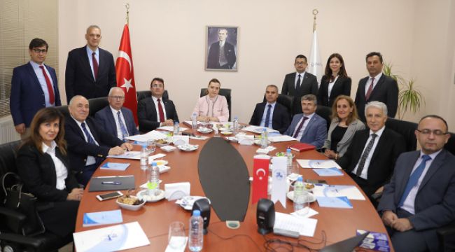 İzmir Üniversiteler platformundan “Dijital Vatandaşlık” projesi