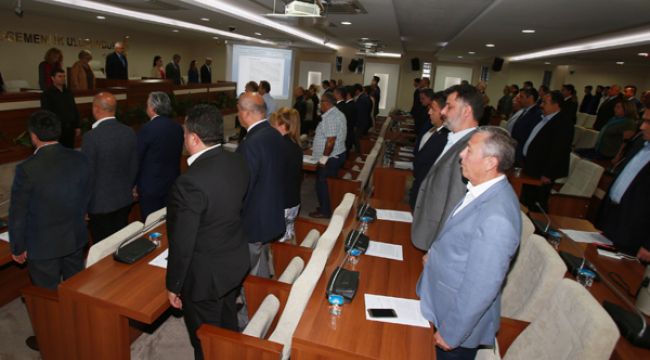 KARABAĞLAR BELEDİYE MECLİSİ’NDE ŞEHİT ASKERLERİMİZE SAYGI DURUŞU