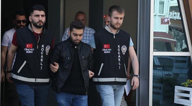 Karı koca evlerinde ölü bulundu