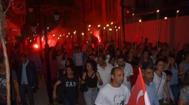KEMALPAŞA’DA 19 MAYIS ÇOŞKUSU FENER ALAYI İLE SÜRDÜ