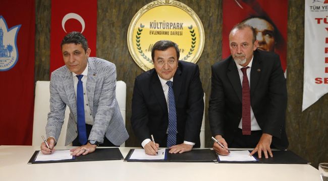 KONAK’TA ÇİFTE BAYRAM
