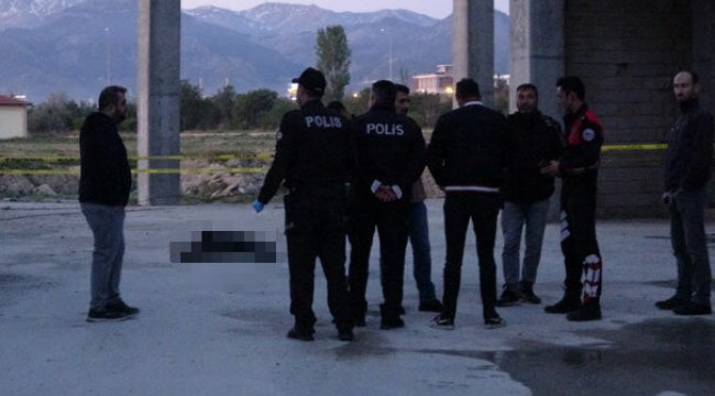 Kuleye bakıp şüpheli arıyorlardı! Saniyeler sonra...