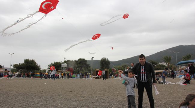MENDERES’TE UÇURTMA ŞENLİĞİ