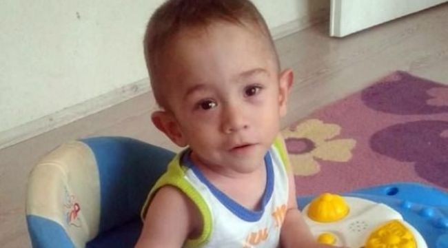 MİNİK YAŞAR'IN KAHREDEN SONU: KANEPEDEN DÜŞTÜ...
