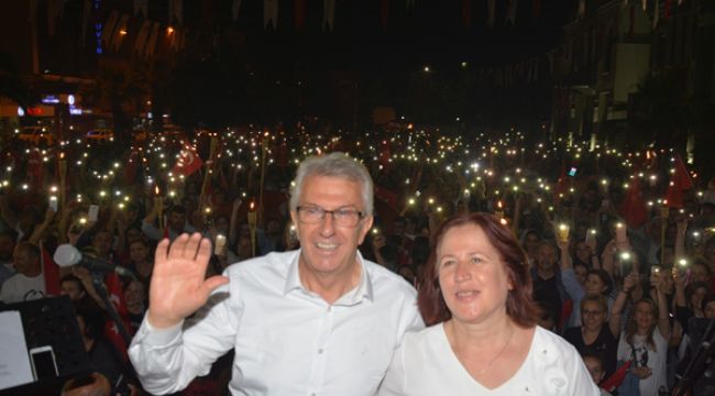 ÖDEMİŞ’TE 100. YIL COŞKUSU FENER ALAYI VE KONSERLE SON BULDU