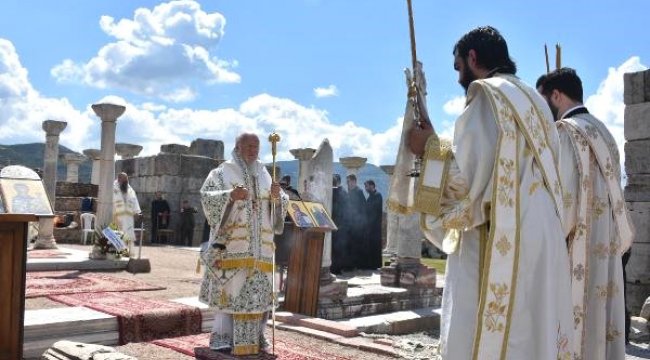 RUM PATRİĞİ BARTHOLOMEOS, EFES'TEKİ AYİNE KATILDI