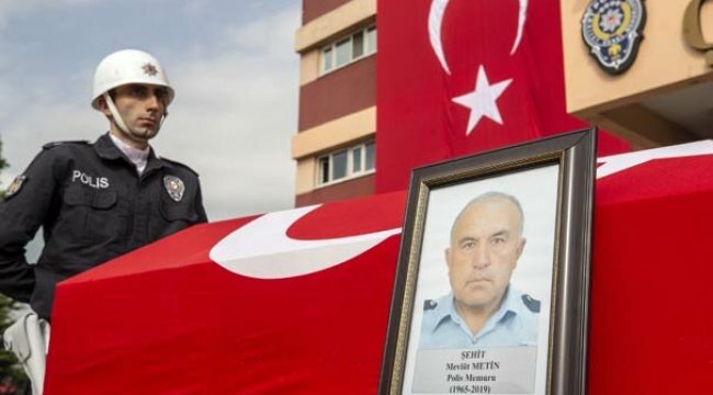 Şehit polisi son yolcuğuna meslektaşları uğurladı
