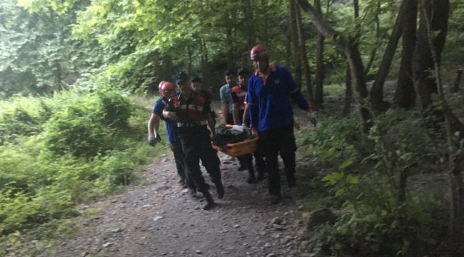 Şelaleye yüzmek için atlayan genç, kafasını kayalıklara çarparak yaşamını yitirdi