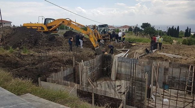 Toprak altında kalan işçi kurtarıldı