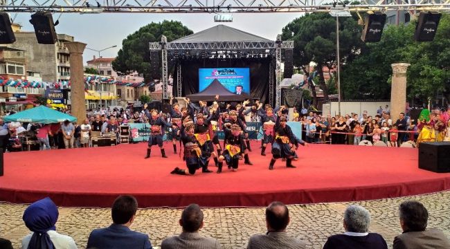 BERGAMA KERMESİNDE COŞKULU BAŞLANGIÇ