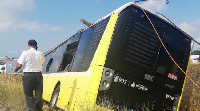 Belediye otobüsü tarlaya uçtu