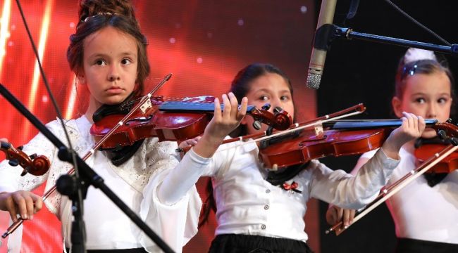 BUCA'DA ŞENLİKLİ MEZUNİYET