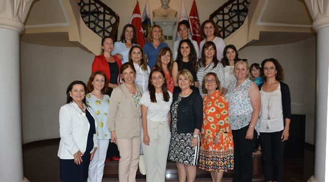 ÇANAKKALELİ-İZMİRLİ İŞ KADINLARI ELELE