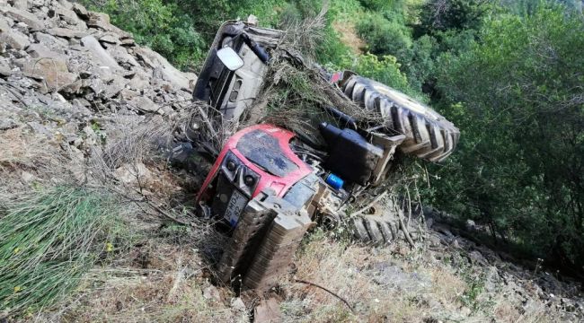 İZMİR'DE 15 YAŞINDAKİ GENÇ TRAKTÖRÜN ALTINDA KALDI