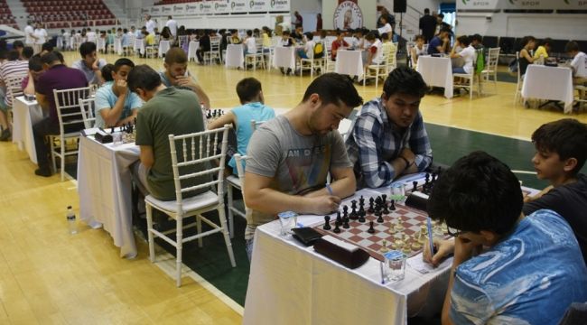 KYME SATRANÇ TURNUVASI SON BULDU