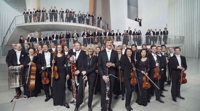 Luxemburg Filarmoni Orkestrası çağımızın parlak yıldızı piyanist Yuja Wang’a eşlik edecek.