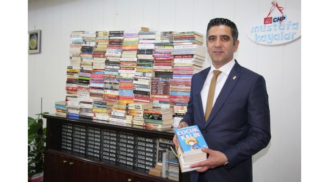 Menderes kitaplarla doldu taştı