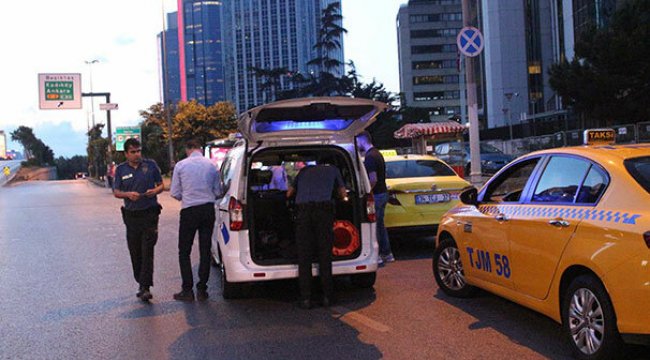 Paralar yola saçıldı! Hayatlarını hiçe saydılar