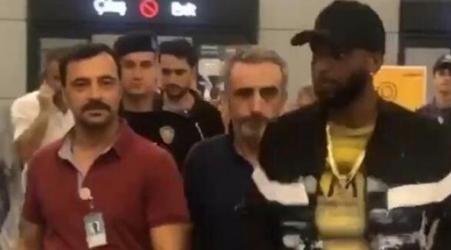 Ryan Babel İstanbul'a geldi