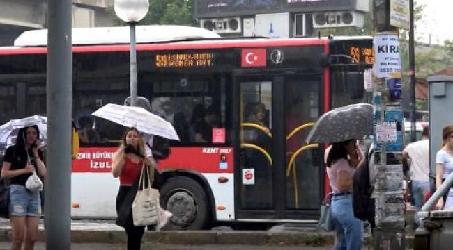 SAĞANAK YAĞMUR  İZMİRLİLERİ ZOR DURUMDA BIRAKTI