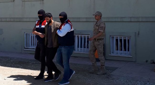 Saldırı düzenleyen teröristlerden biri yakalandı