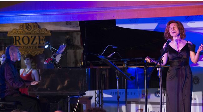 “SOPRANO/ BAS ALLATURCA” KIZLARAĞASI HANI’NDA BENZERSİZ BİR MÜZİK DENEYİMİ YAŞATTI