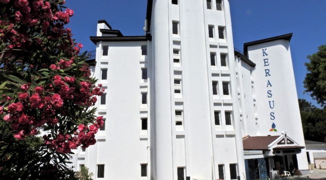 ÜNLÜ TATİL MERKEZİNDE HAYALİ OTEL İSMİYLE VURGUN