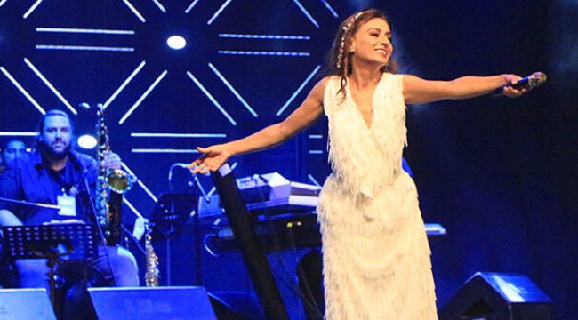 Yıldız Tilbe'den Harbiye Açıkhava konseri