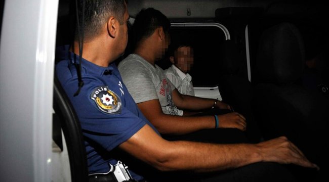 Adana'da bir camiye hırsızlık yapmak için girdikleri ileri sürülen iki şüpheli gözaltına alındı.
