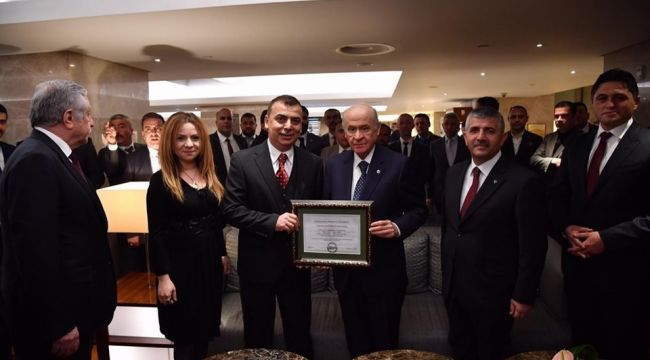 Bahçeli'nin liderliği kitap oldu