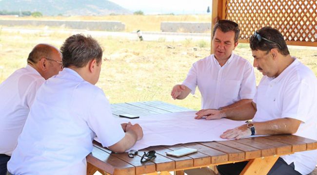 BAŞKAN KOŞTU DOĞALGAZ İÇİN SAHADA