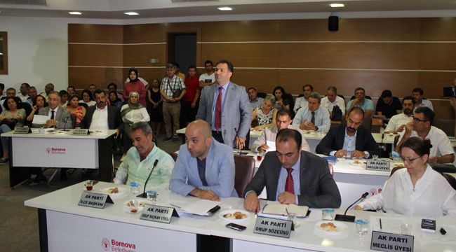 BORNOVA BELEDİYE MECLİSİ'NDE AK PARTİ'DEN HURDA DEPOLARI TEPKİSİ