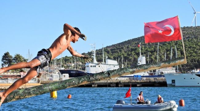 ÇEŞME'DE KABOTAJ BAYRAMI YARIŞLARLA KUTLANDI