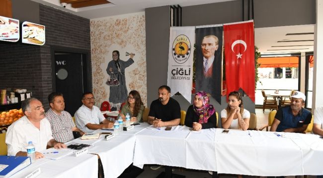 ÇİĞLİ BELEDİYESİNİN BAŞKAN YARDIMCILARI MAHALLE ÇALIŞTAYLARINI BAŞLATTI