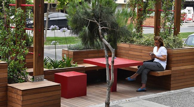 GİRNE CADDESİ'NDE HUZURLU BİR MOLA