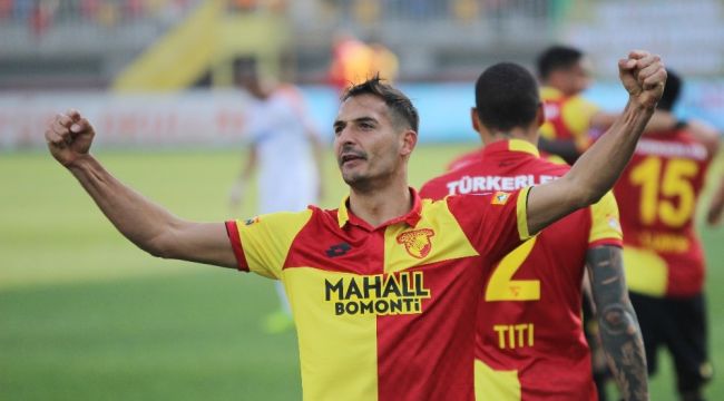 Göztepe'de milli futbolcuların performansı sevindirdi