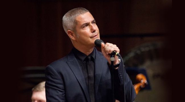İtalyan tenor Safina, sahipsiz hayvanlar için sahneye çıkacak