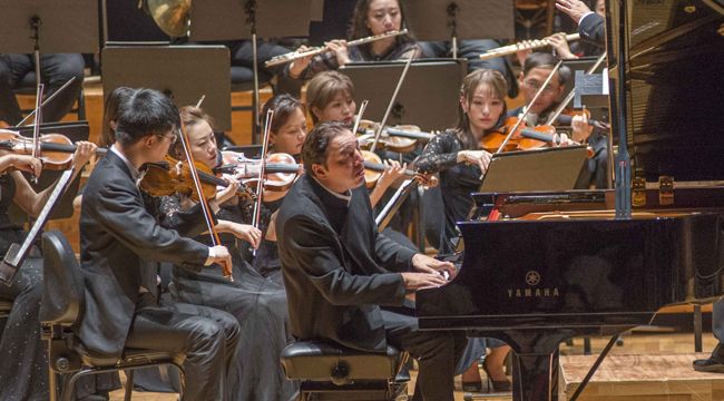 KAPANIŞ ŞANGHAY FİLARMONİ VE FAZIL SAY’DAN