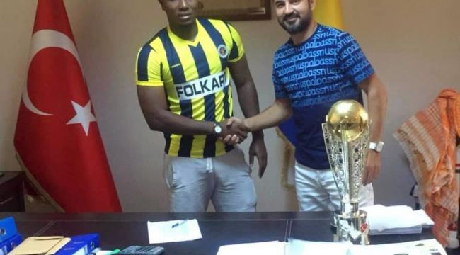 Menemenspor'dan iki imza