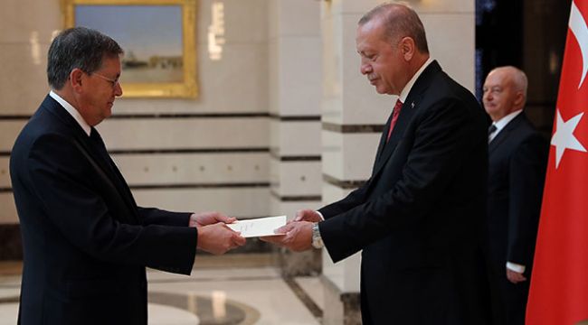 ABD Büyükelçisi, Erdoğan'a güven mektubu sundu