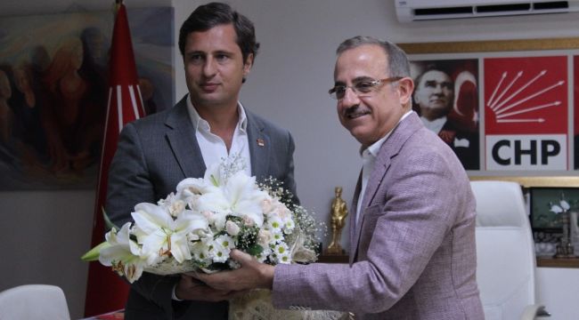 AK PARTİLİ VE CHP'Lİ BAŞKANDAN İZMİR İÇİN ORTAK HAREKET ETME VURGUSU