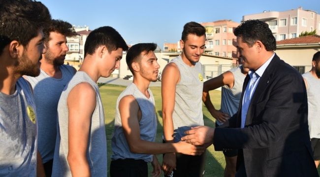 Aliağaspor FK antrenmanına sürpriz ziyaret