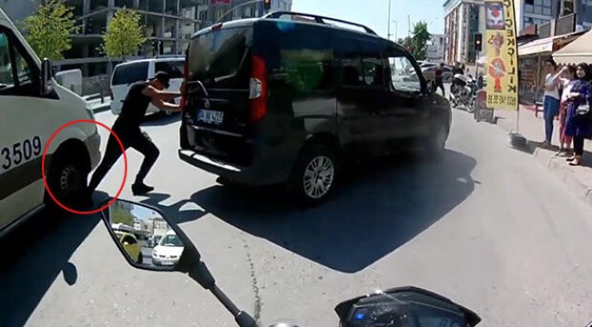 Bozulan aracını itiyordu, minibüs ayağını ezdi