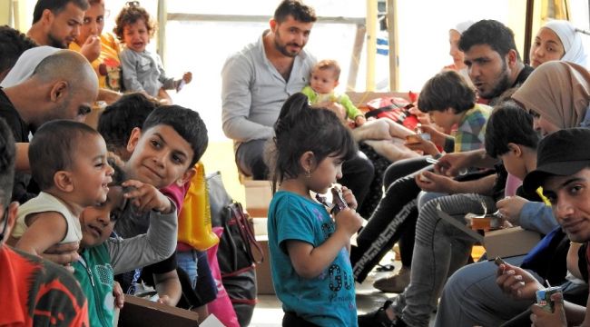 Çeşme'de 47 göçmen yakalandı