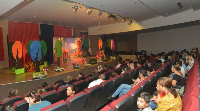 Çiğli'de çocuklara tiyatro