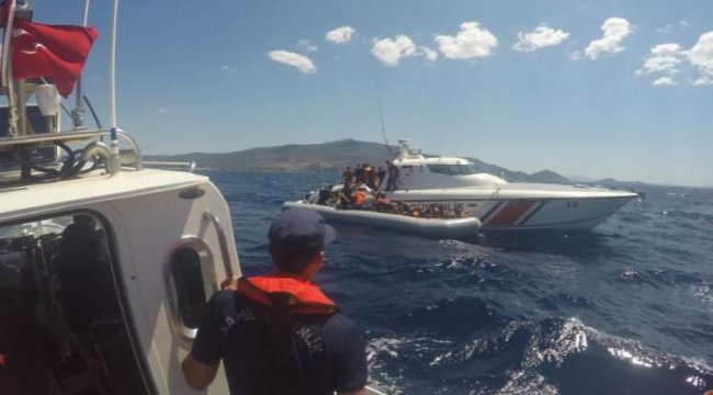 DİKİLİ'DE 95 KAÇAK GÖÇMEN YAKALANDI