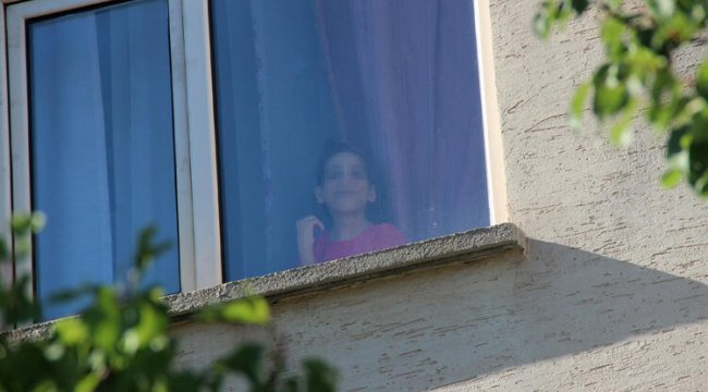 Engelli kadın annesi tarafından eve kilitlendi!